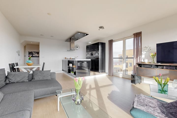 Photo 2 of Teakhout 40