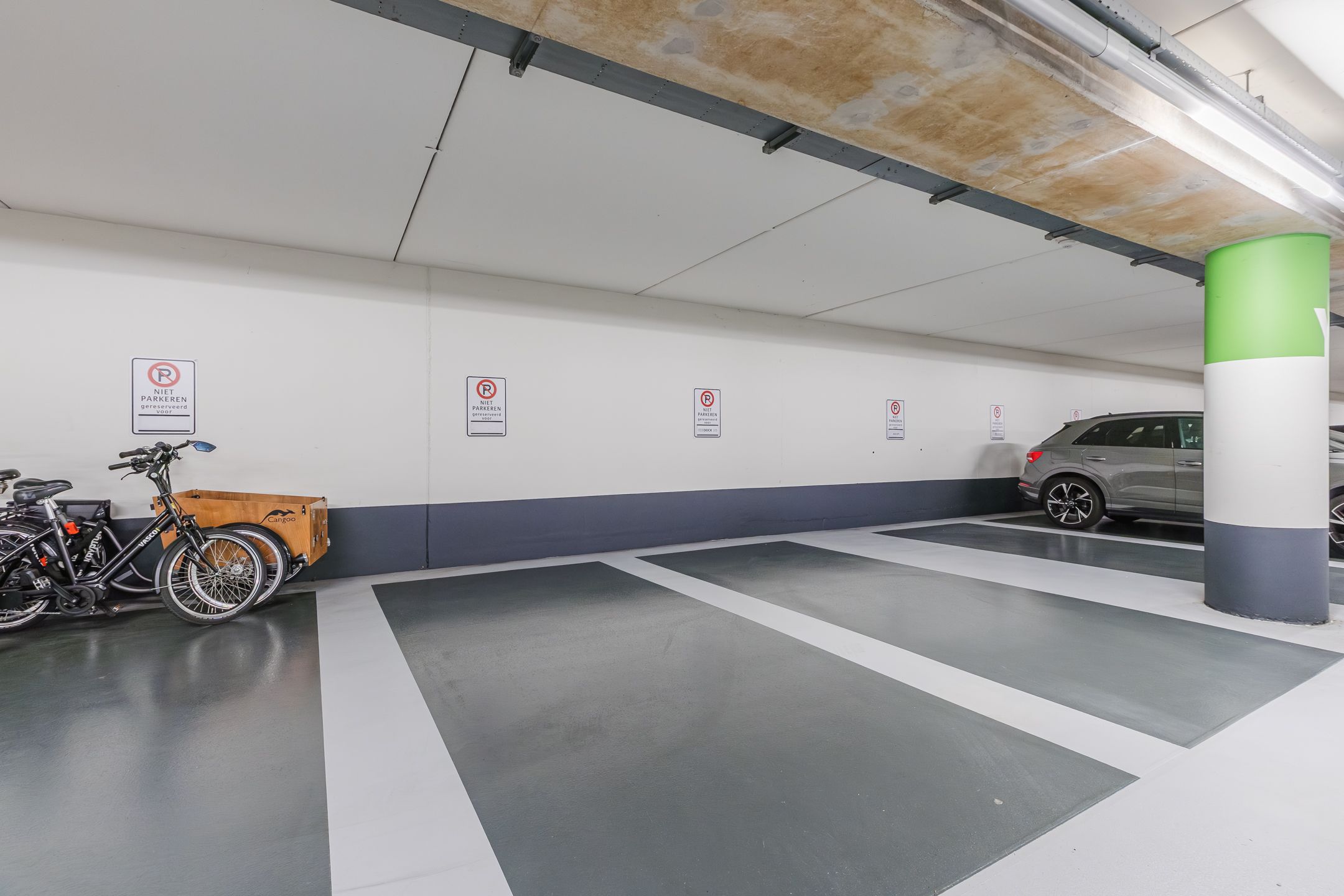 Luxury 3-Level Apartment on Oosterdokseiland with Perpetual Leasehold Paid Off — 45