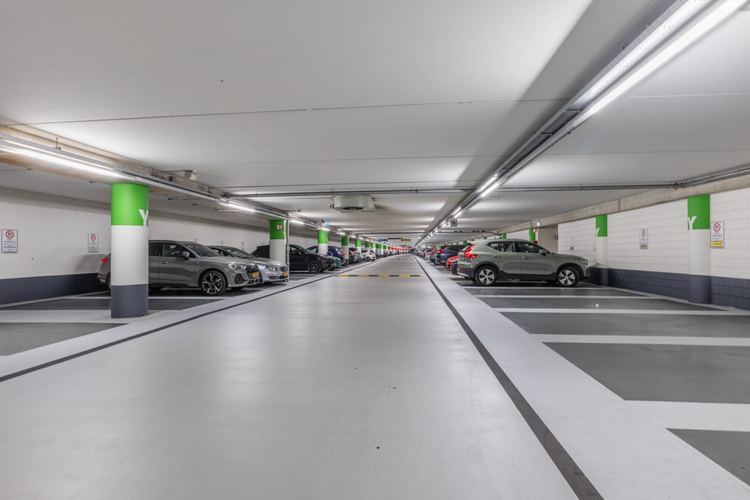 Luxury 3-Level Apartment on Oosterdokseiland with Perpetual Leasehold Paid Off — 46