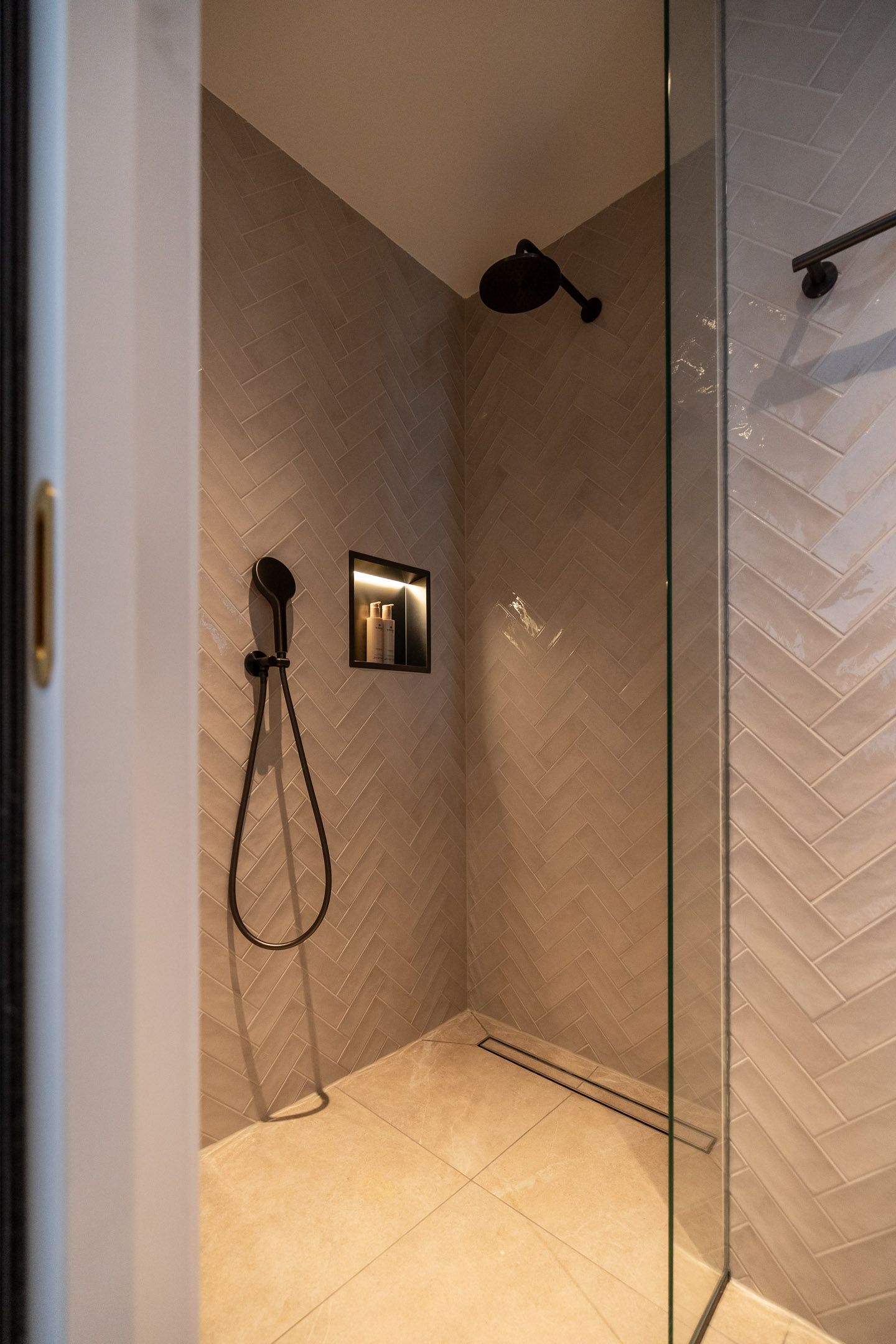 Foto 12 van Rijksstraatweg 104-G