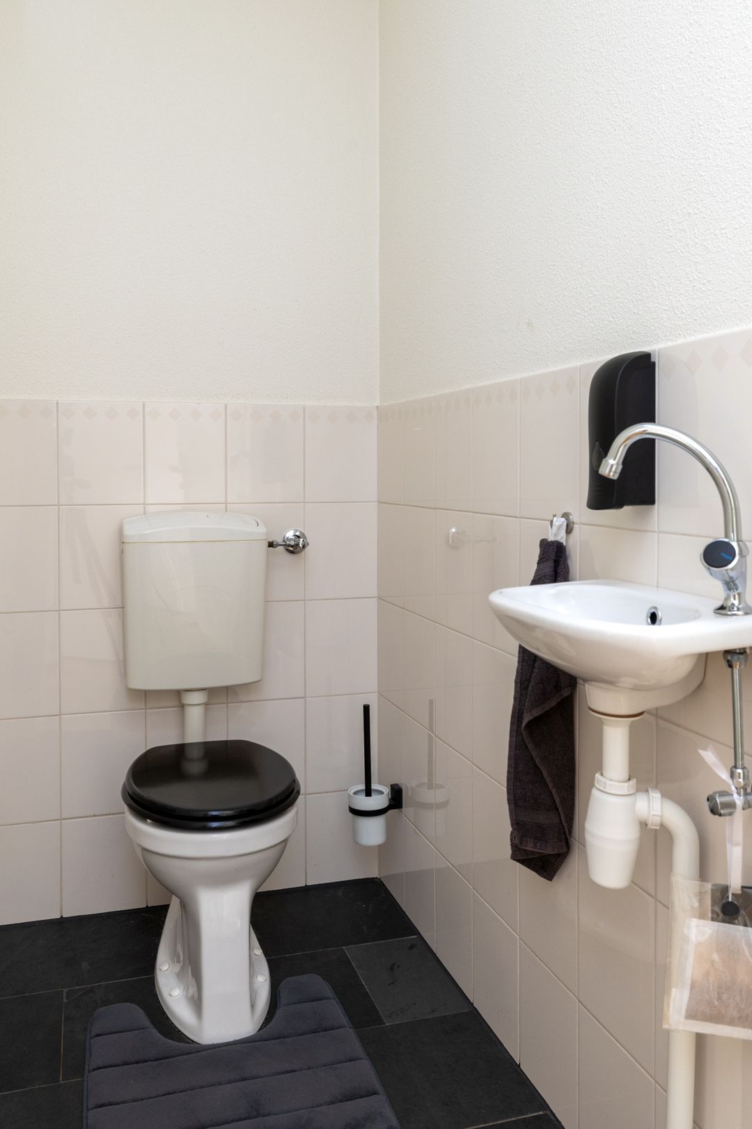 Photo 32 of Dorpsstraat 7-A