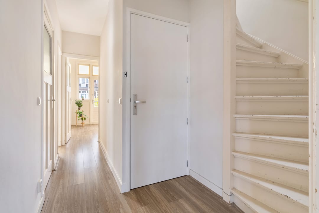 Photo 7 of Bisschopstraat 36-B02