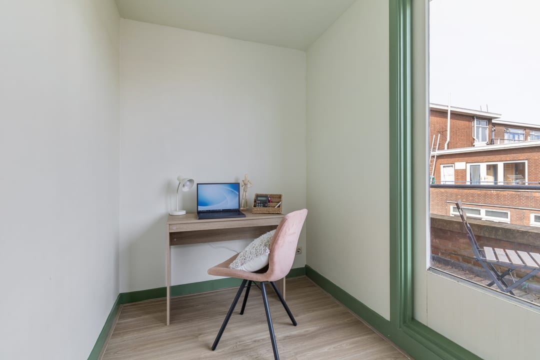 Photo 22 of Bisschopstraat 36-B02