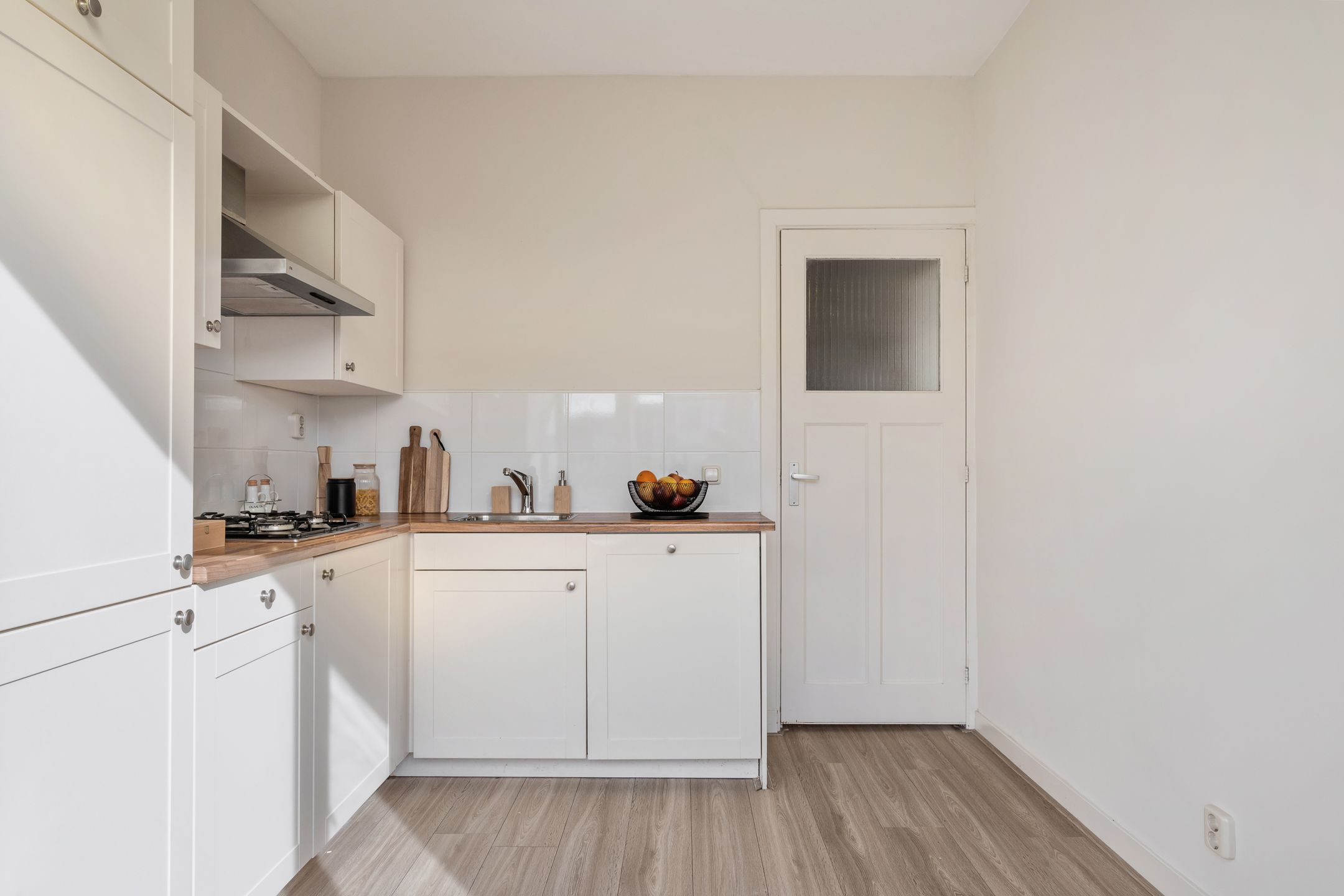 Photo 9 of Bisschopstraat 36-B02