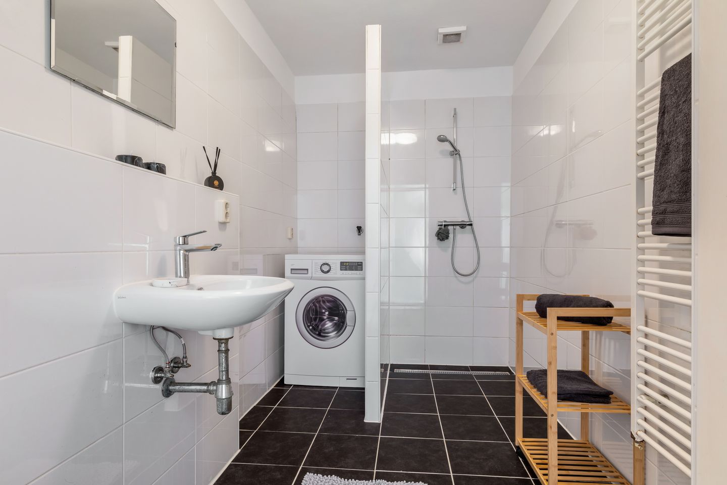 Photo 14 of Bisschopstraat 36-B02