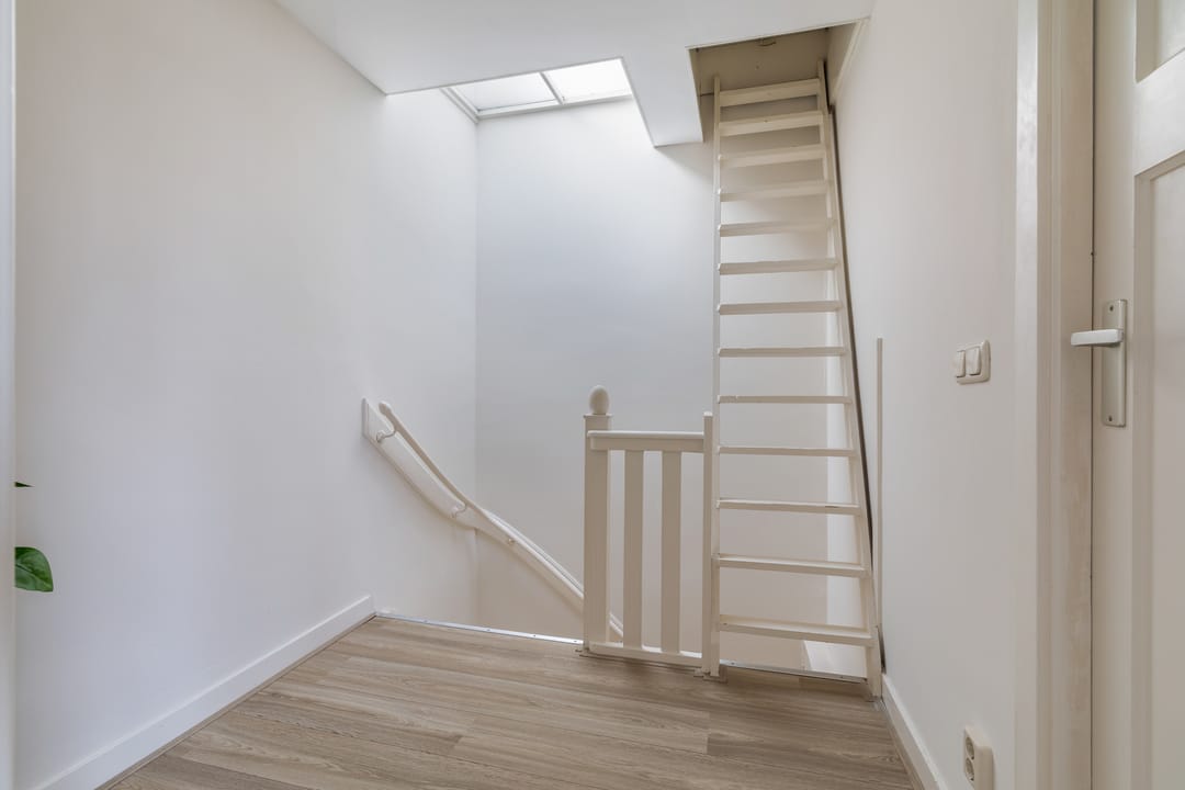 Photo 16 of Bisschopstraat 36-B02