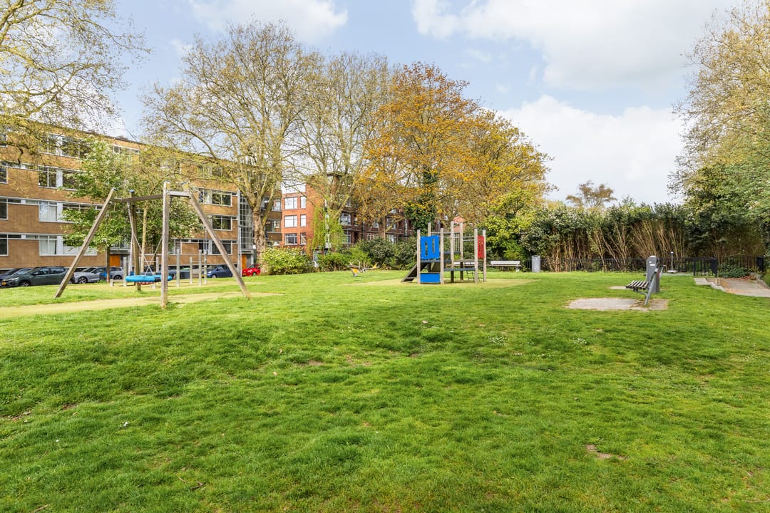 Photo 26 of Bisschopstraat 36-B02