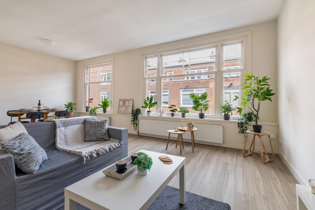 Photo 2 of Bisschopstraat 36-B02