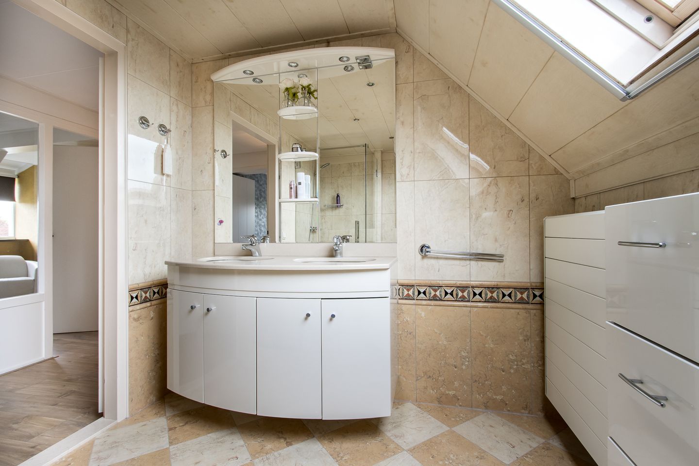 Foto 44 van Ridderstraat 17-A