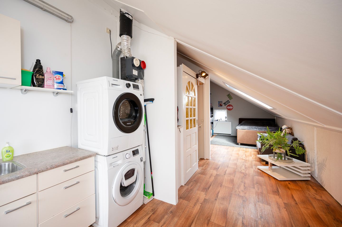 Foto 34 van Radio Oranjelaan 3