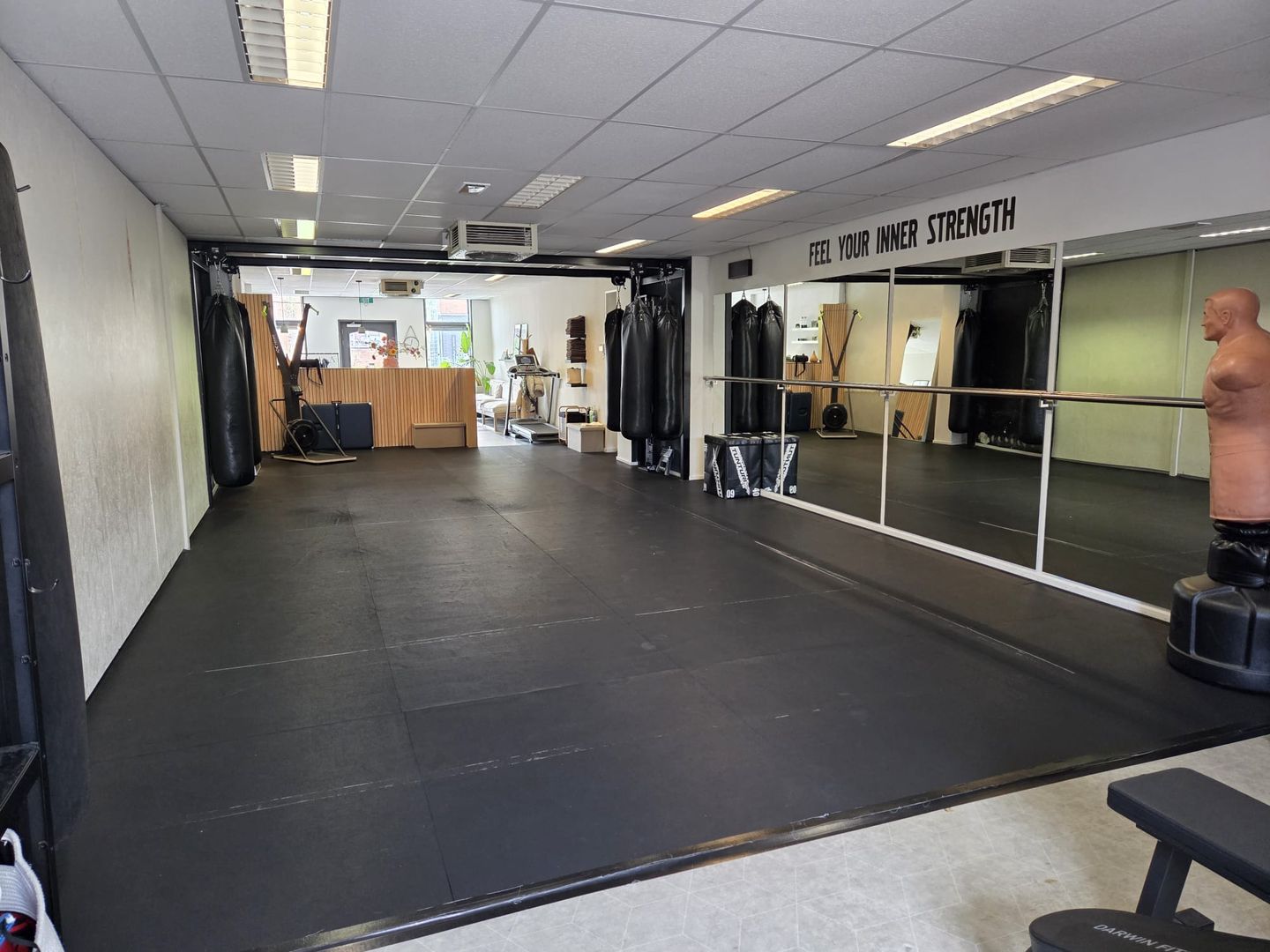 View photo 5 of Hoofdweg 216