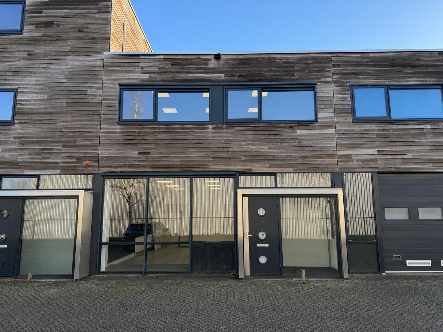 View photo 1 of Minervum 7444-C