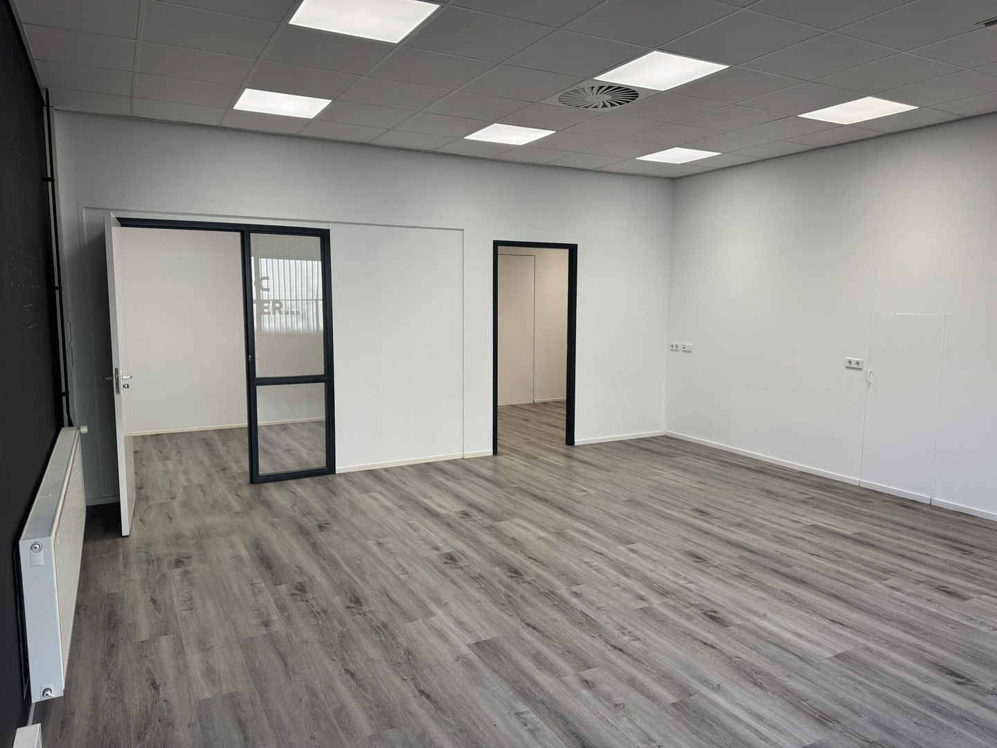 View photo 4 of Minervum 7444-C