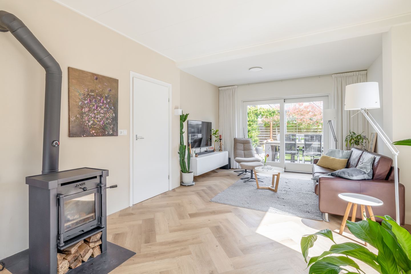 Foto 10 van Dennenlaan 42