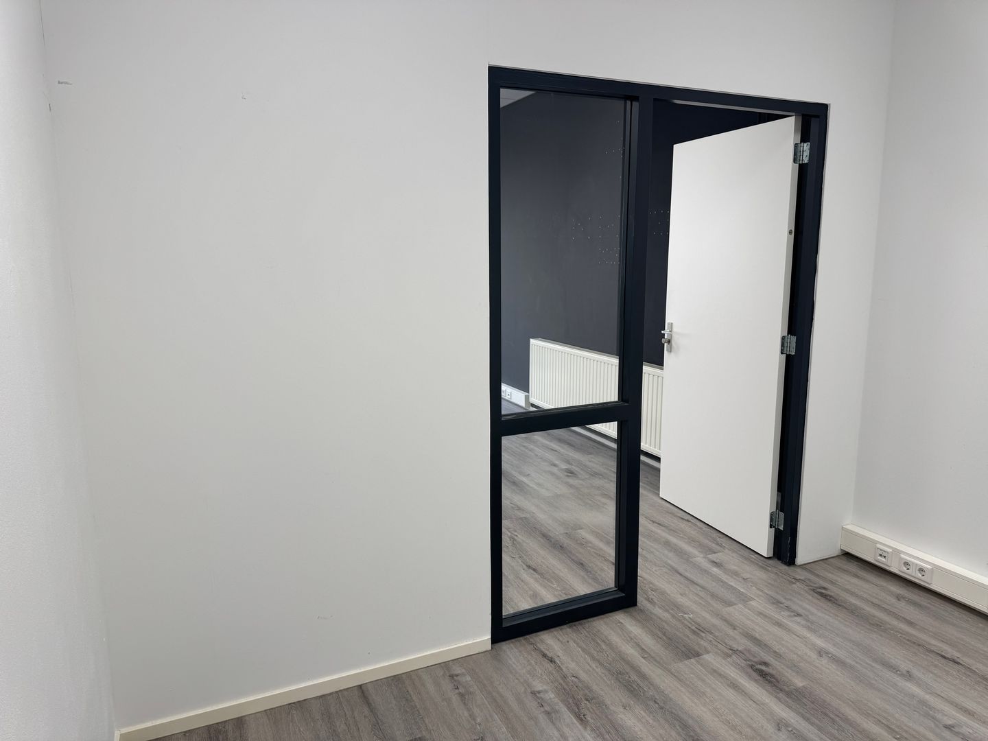 View photo 5 of Minervum 7444-C