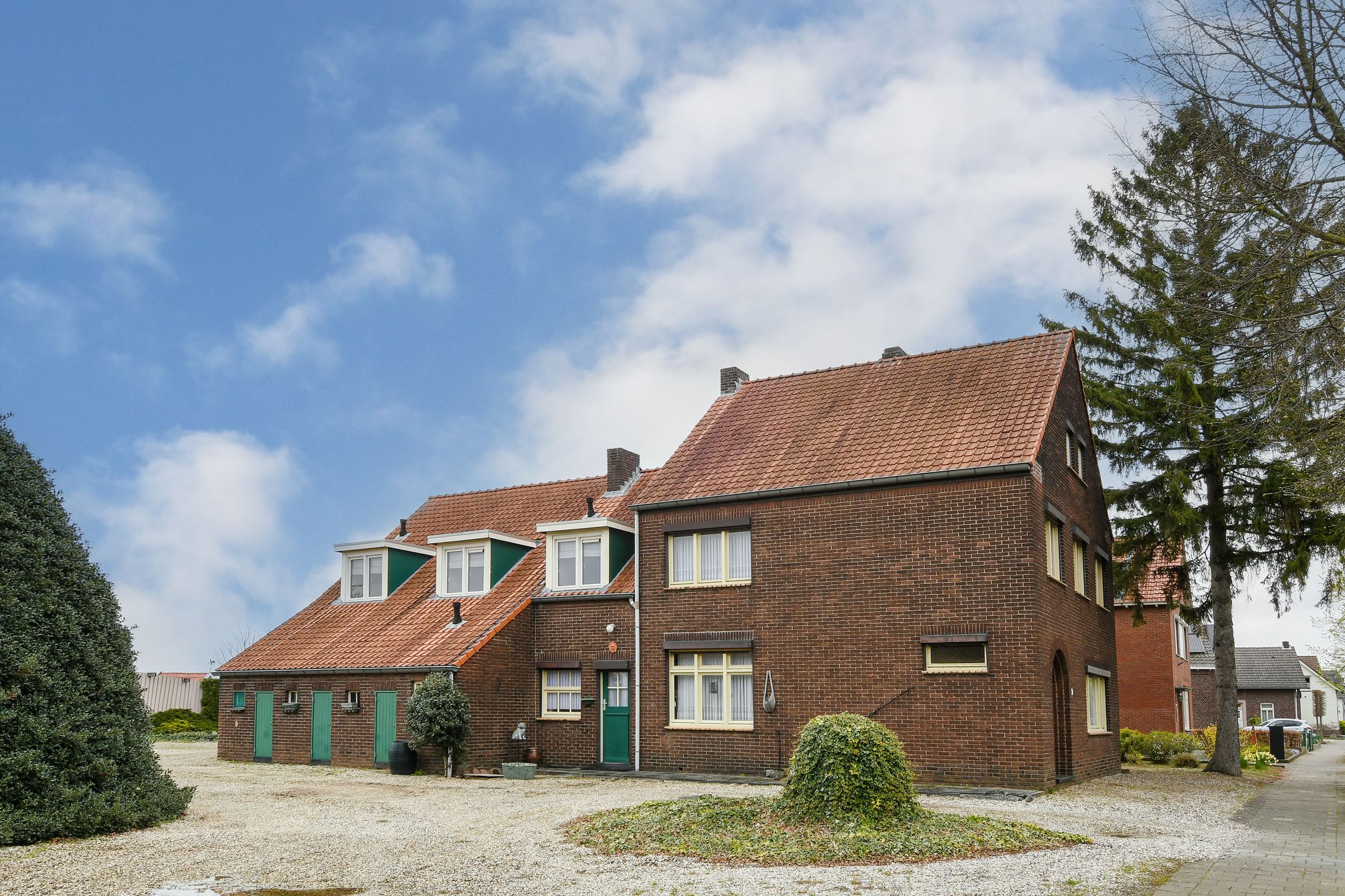 Spacious detached property with apartment and large plot in Echt — 30