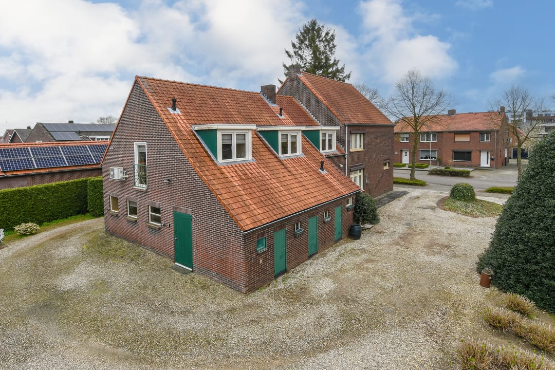 Spacious detached property with apartment and large plot in Echt — 32