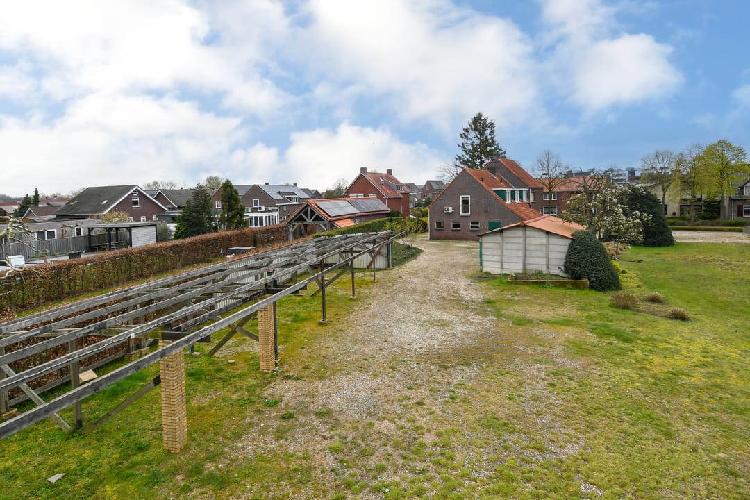 Spacious detached property with apartment and large plot in Echt — 38