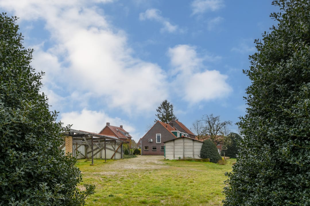 Spacious detached property with apartment and large plot in Echt — 37