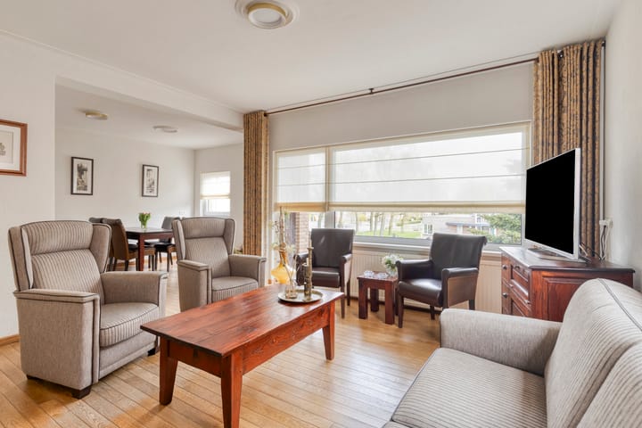 Photo 2 of Rembrandt van Rijnstraat 22