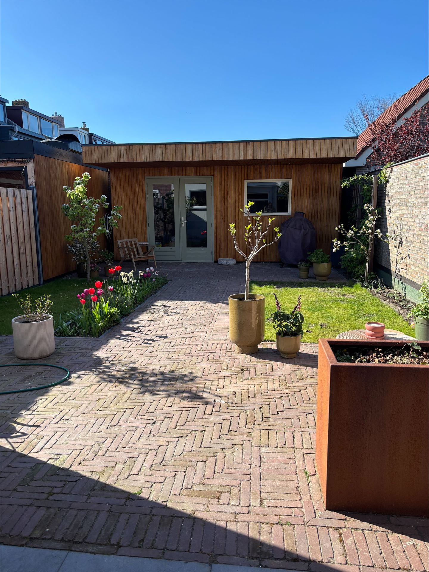 Renovated 1930s Semi-Detached Home with Large Garden and Outbuilding in Zwanenburg — 20