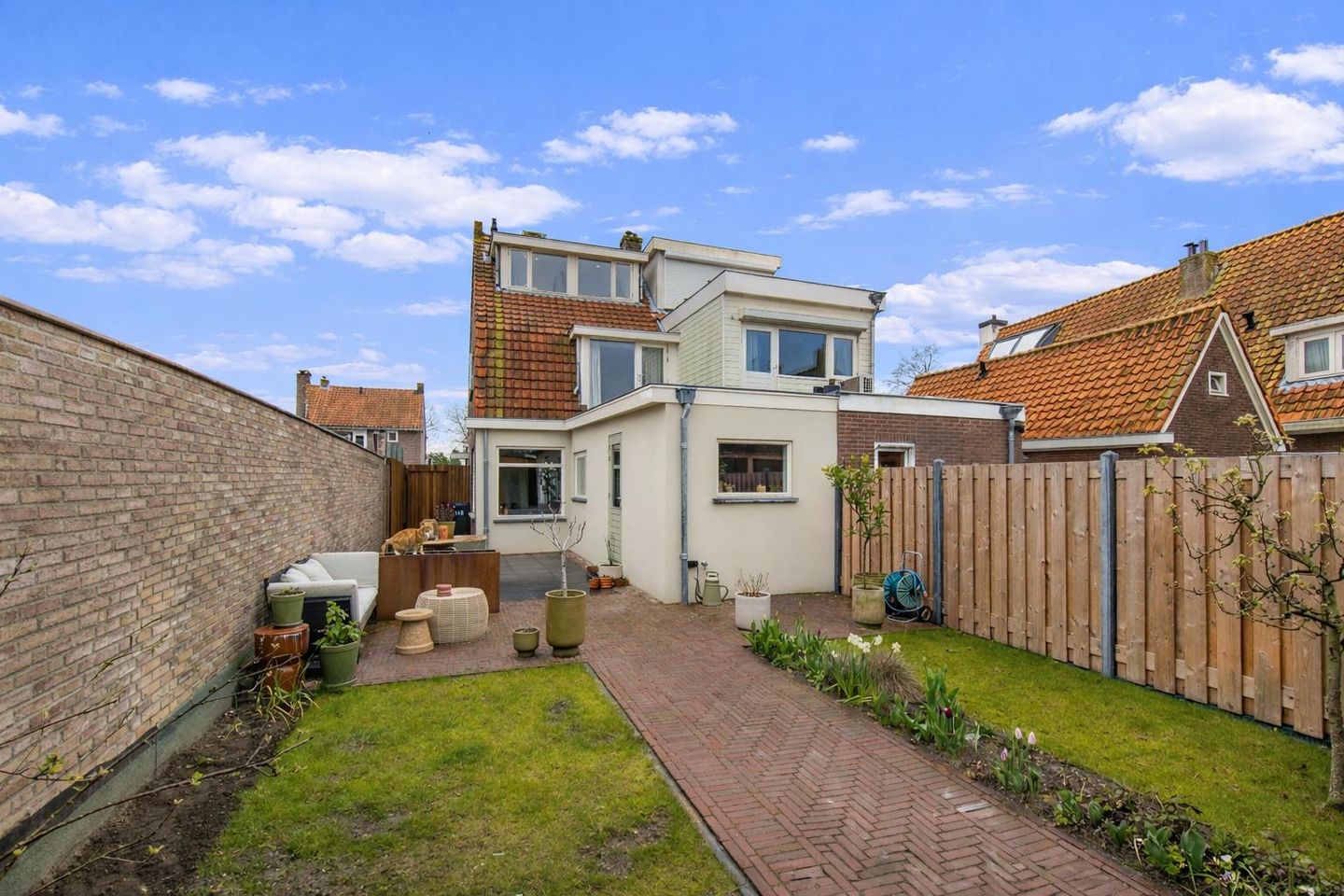 Renovated 1930s Semi-Detached Home with Large Garden and Outbuilding in Zwanenburg — 14