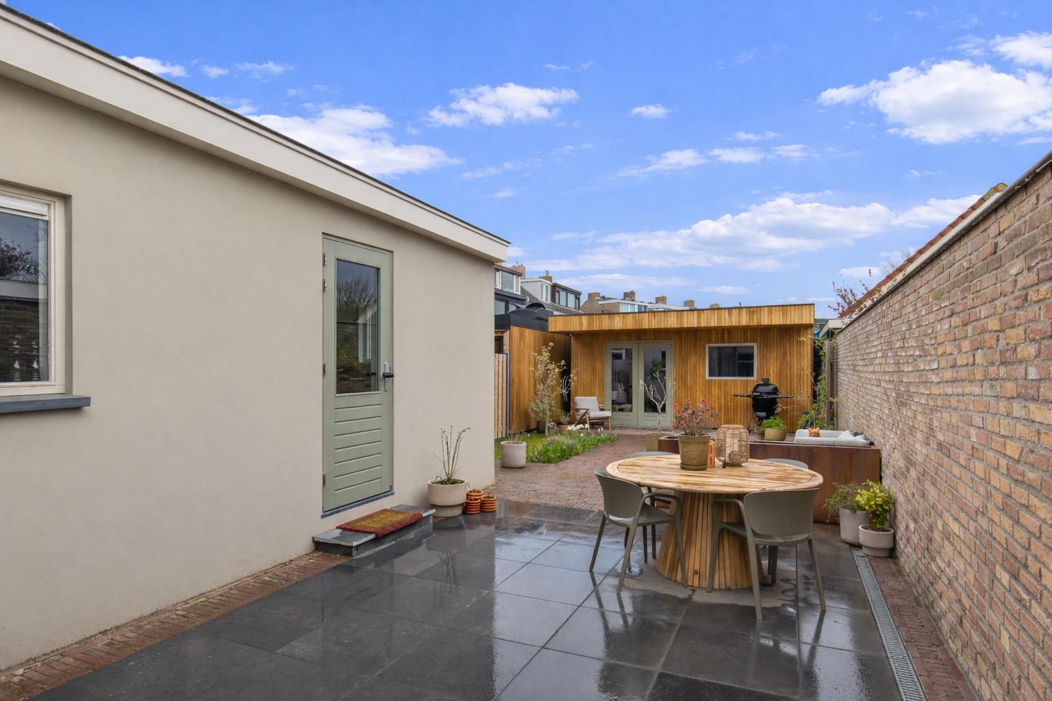 Renovated 1930s Semi-Detached Home with Large Garden and Outbuilding in Zwanenburg — 15