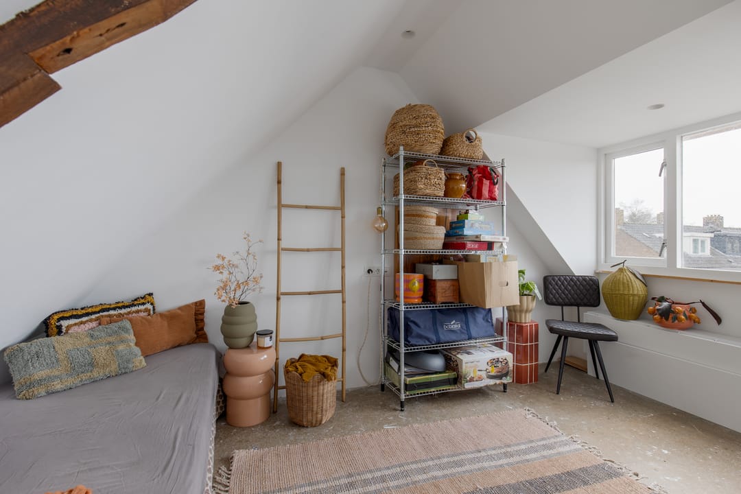Renovated 1930s Semi-Detached Home with Large Garden and Outbuilding in Zwanenburg — 32