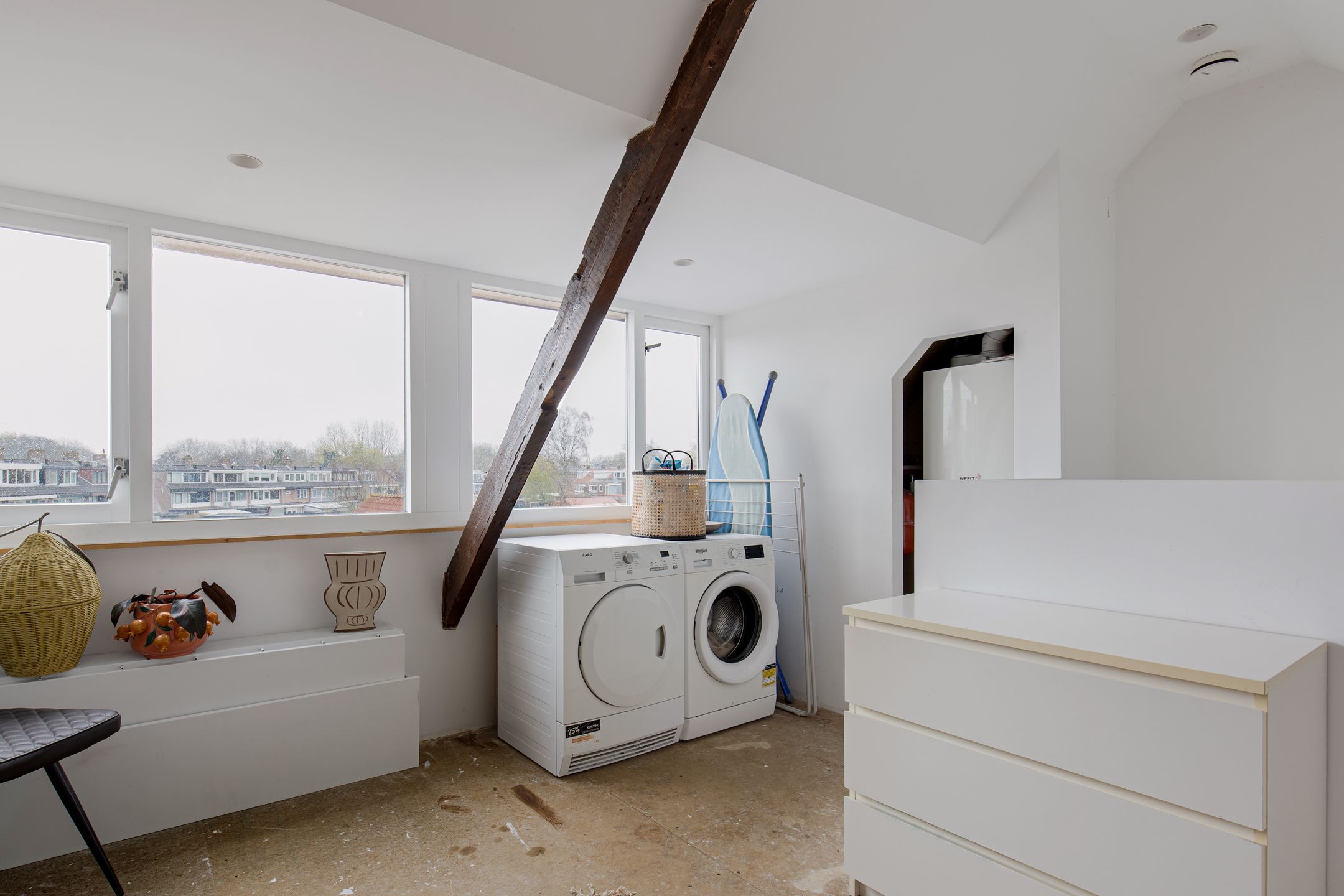 Renovated 1930s Semi-Detached Home with Large Garden and Outbuilding in Zwanenburg — 33
