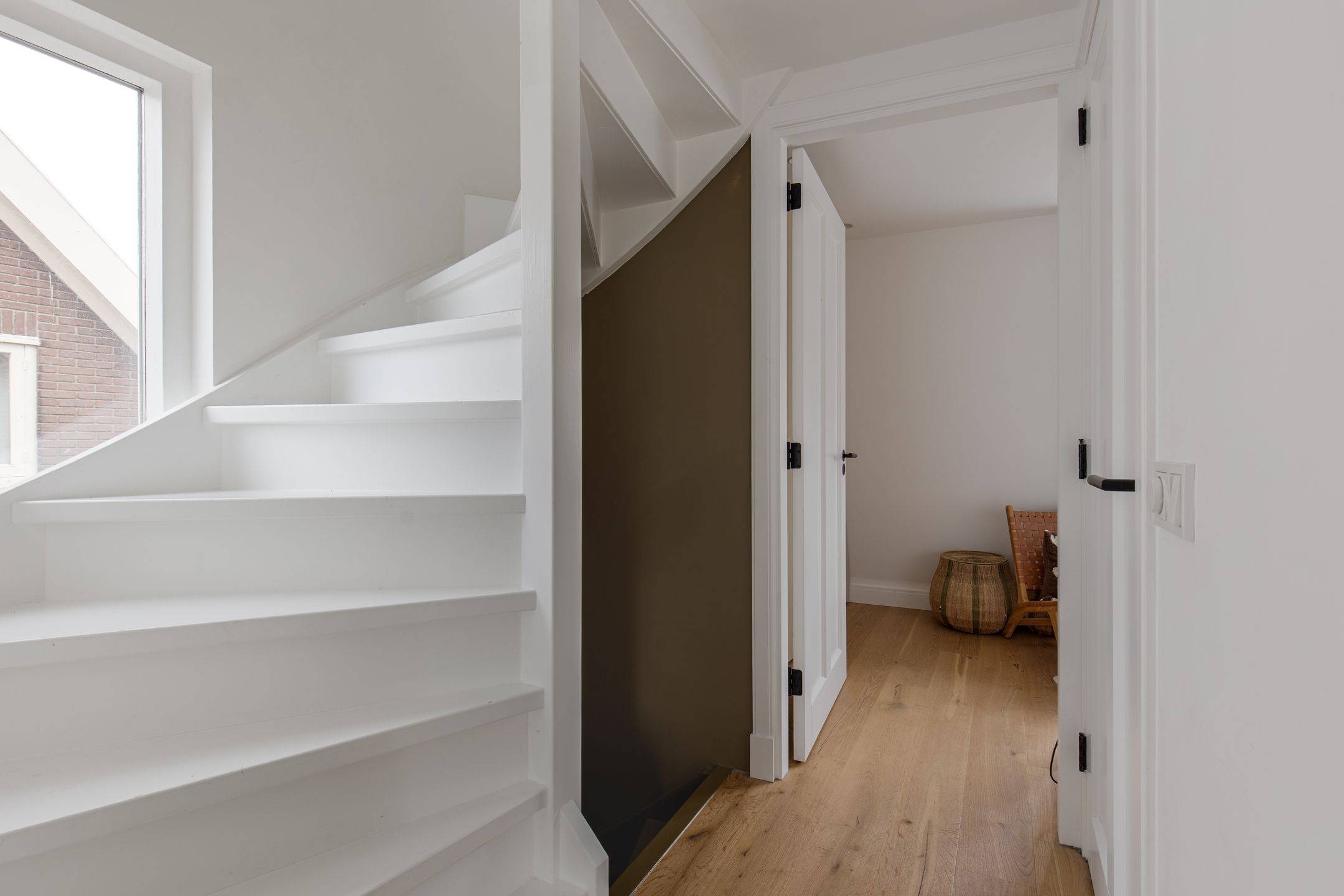Renovated 1930s Semi-Detached Home with Large Garden and Outbuilding in Zwanenburg — 30