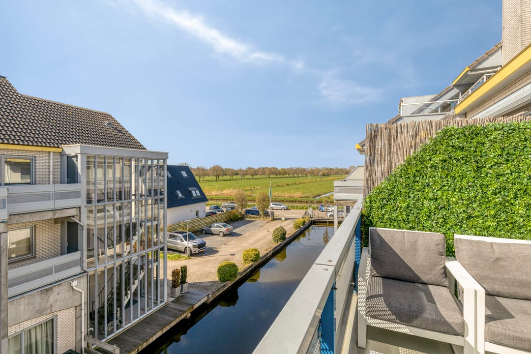 Photo 8 of Port Broclede 38