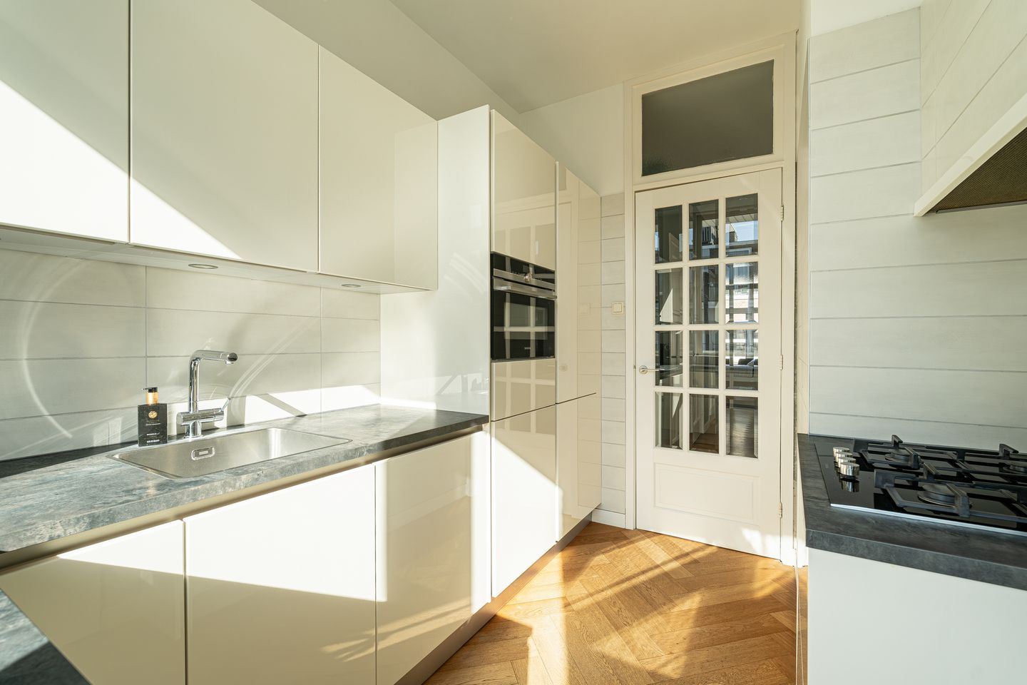 Foto 10 van De Vriesstraat 45