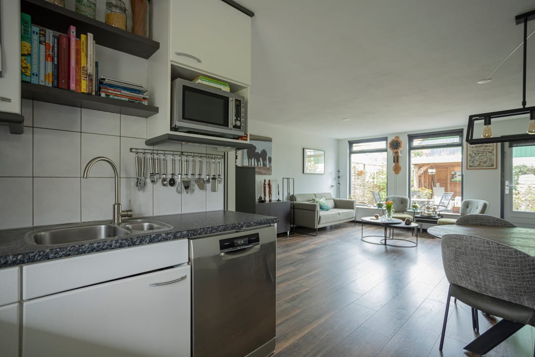 Spacious Family Home with 4 Bedrooms and Sunny Garden in Hoofddorp — 17