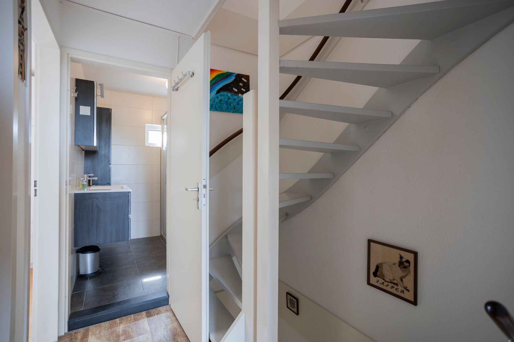 Spacious Family Home with 4 Bedrooms and Sunny Garden in Hoofddorp — 21