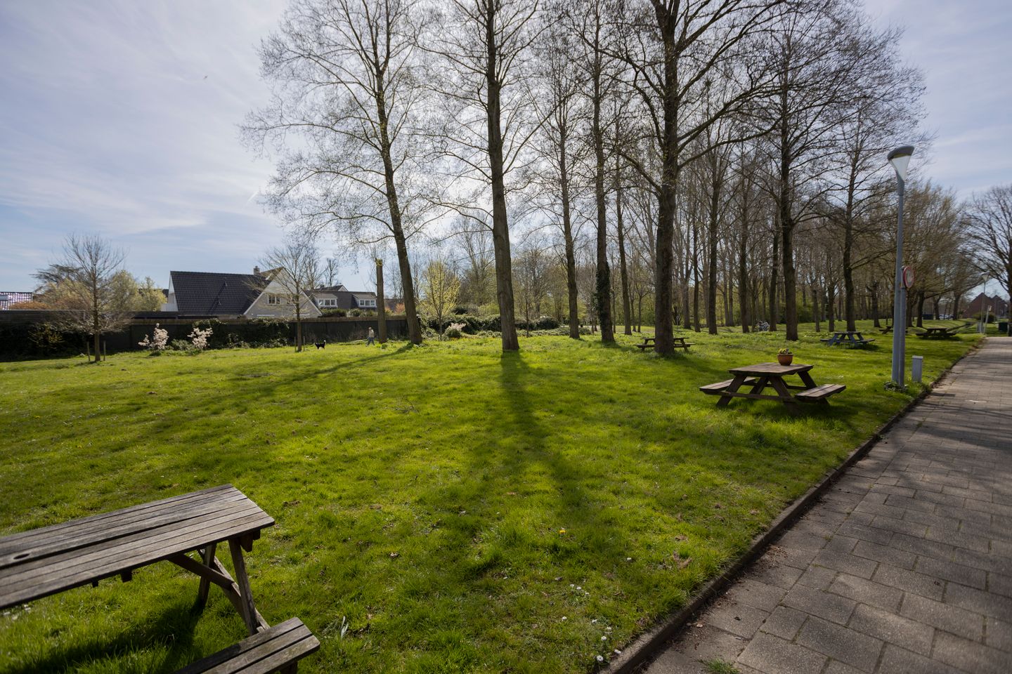Spacious Family Home with 4 Bedrooms and Sunny Garden in Hoofddorp — 44
