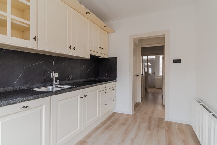 Hoekwoning te koop: Korvelplein 2, Tilburg
