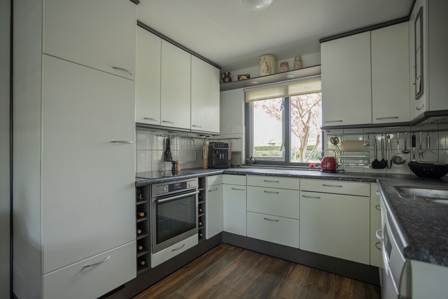 Spacious Family Home with 4 Bedrooms and Sunny Garden in Hoofddorp — 14