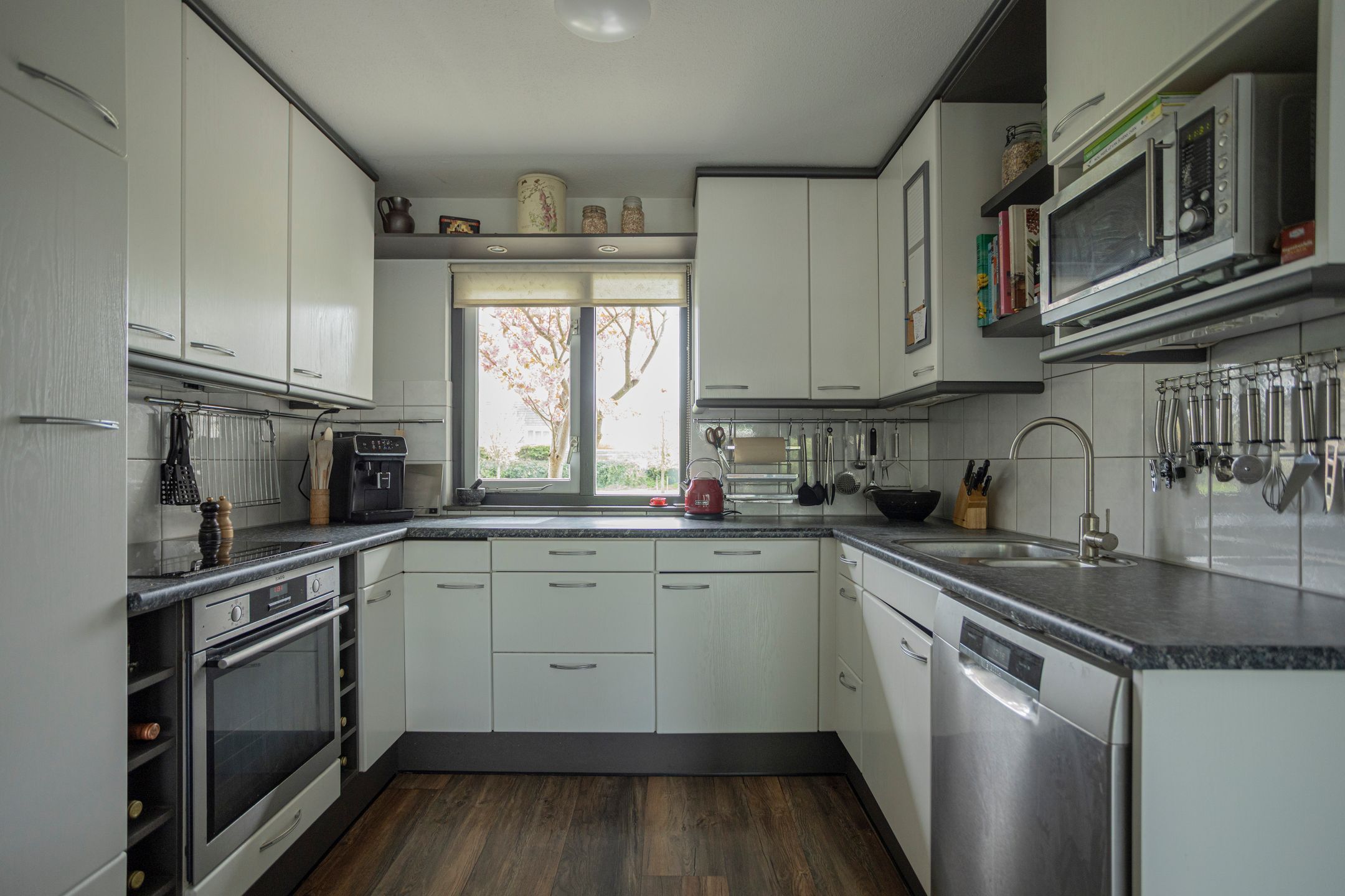 Spacious Family Home with 4 Bedrooms and Sunny Garden in Hoofddorp — 15