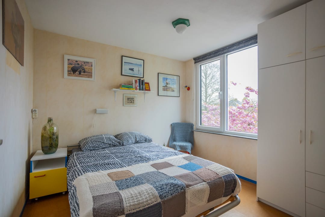 Spacious Family Home with 4 Bedrooms and Sunny Garden in Hoofddorp — 26