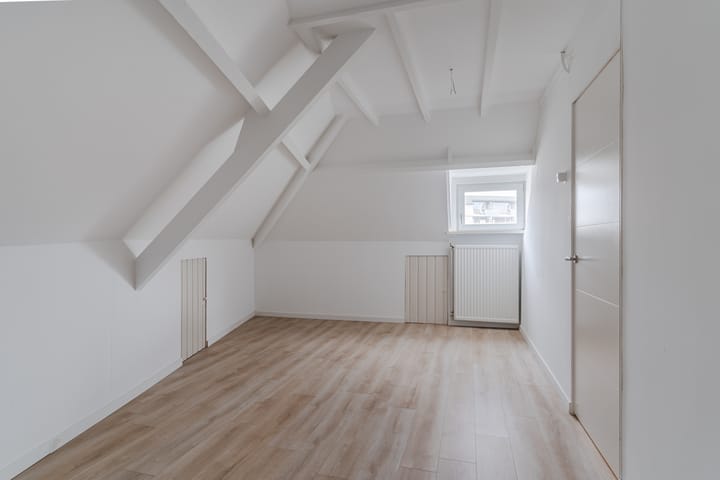 Hoekwoning te koop: Korvelplein 2, Tilburg