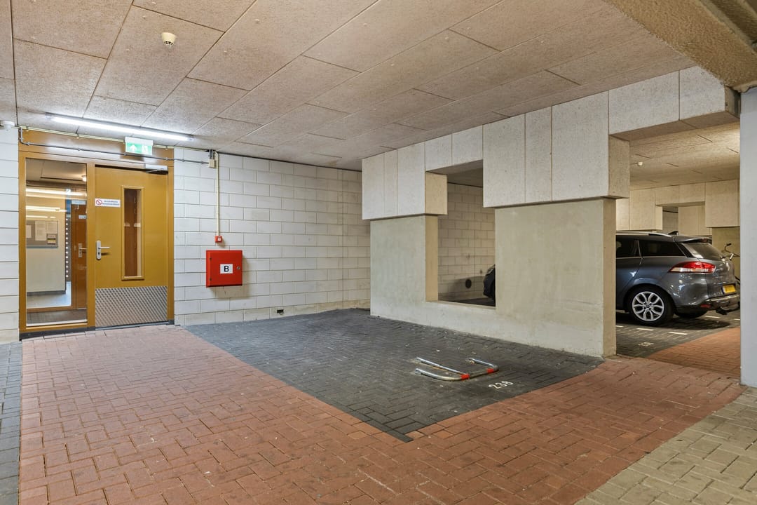 Photo 22 of Anna Blamansingel 239