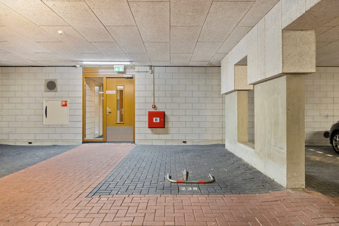 Photo 23 of Anna Blamansingel 239