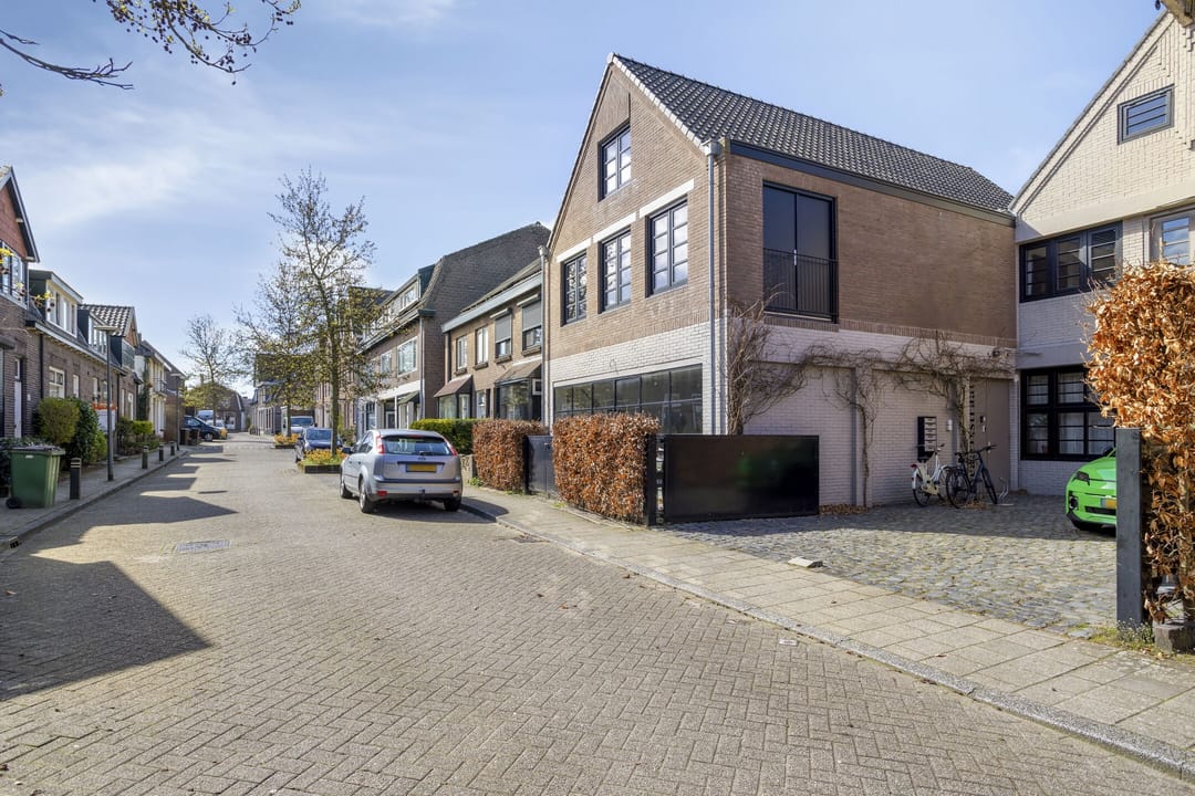 Photo 1 of Beatrixstraat 23-A