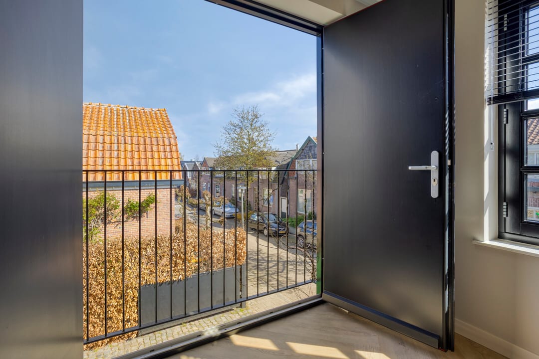 Photo 17 of Beatrixstraat 23-A