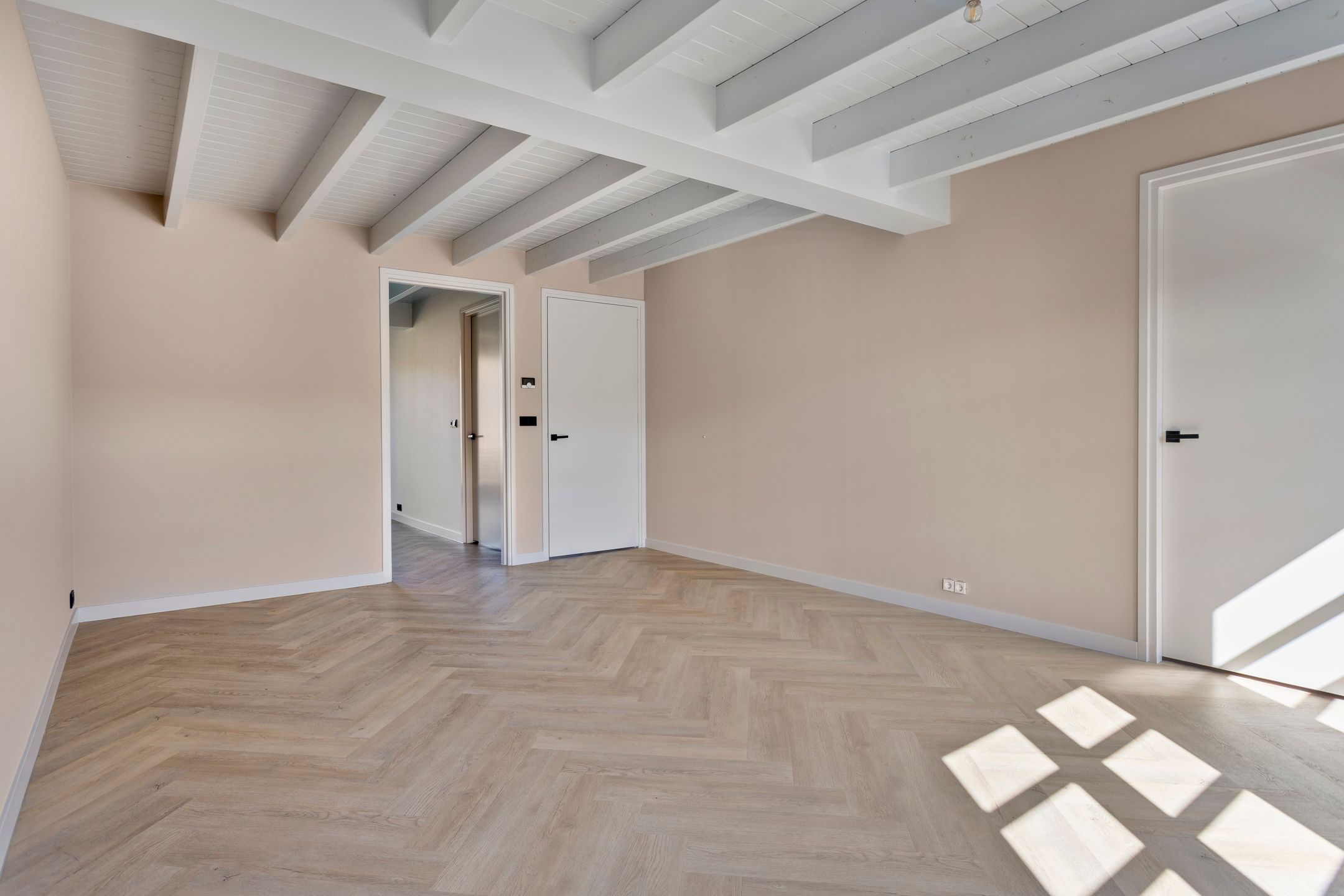 Photo 9 of Beatrixstraat 23-A