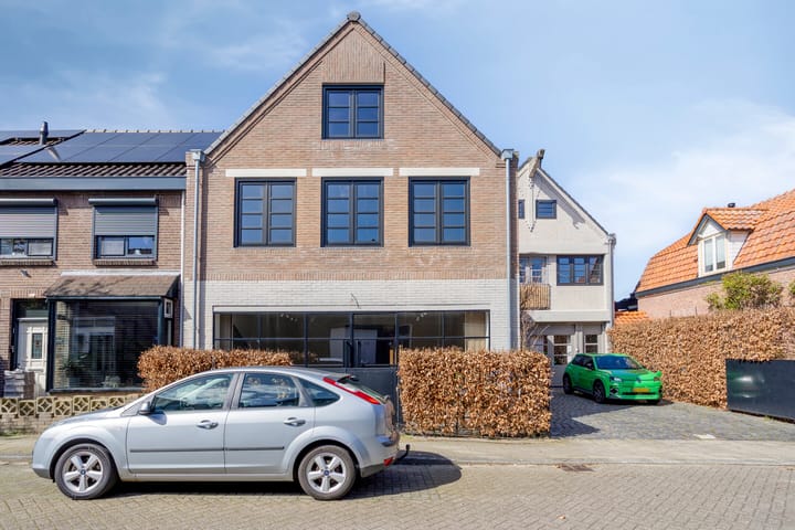 Photo 4 of Beatrixstraat 23-A