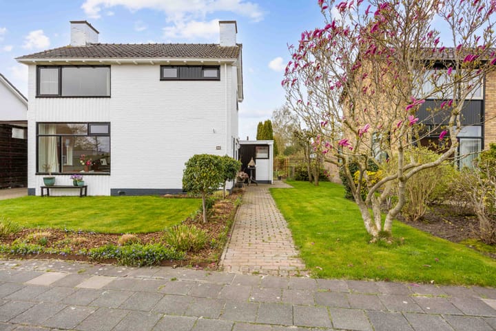 Foto 2 van Julianalaan 7