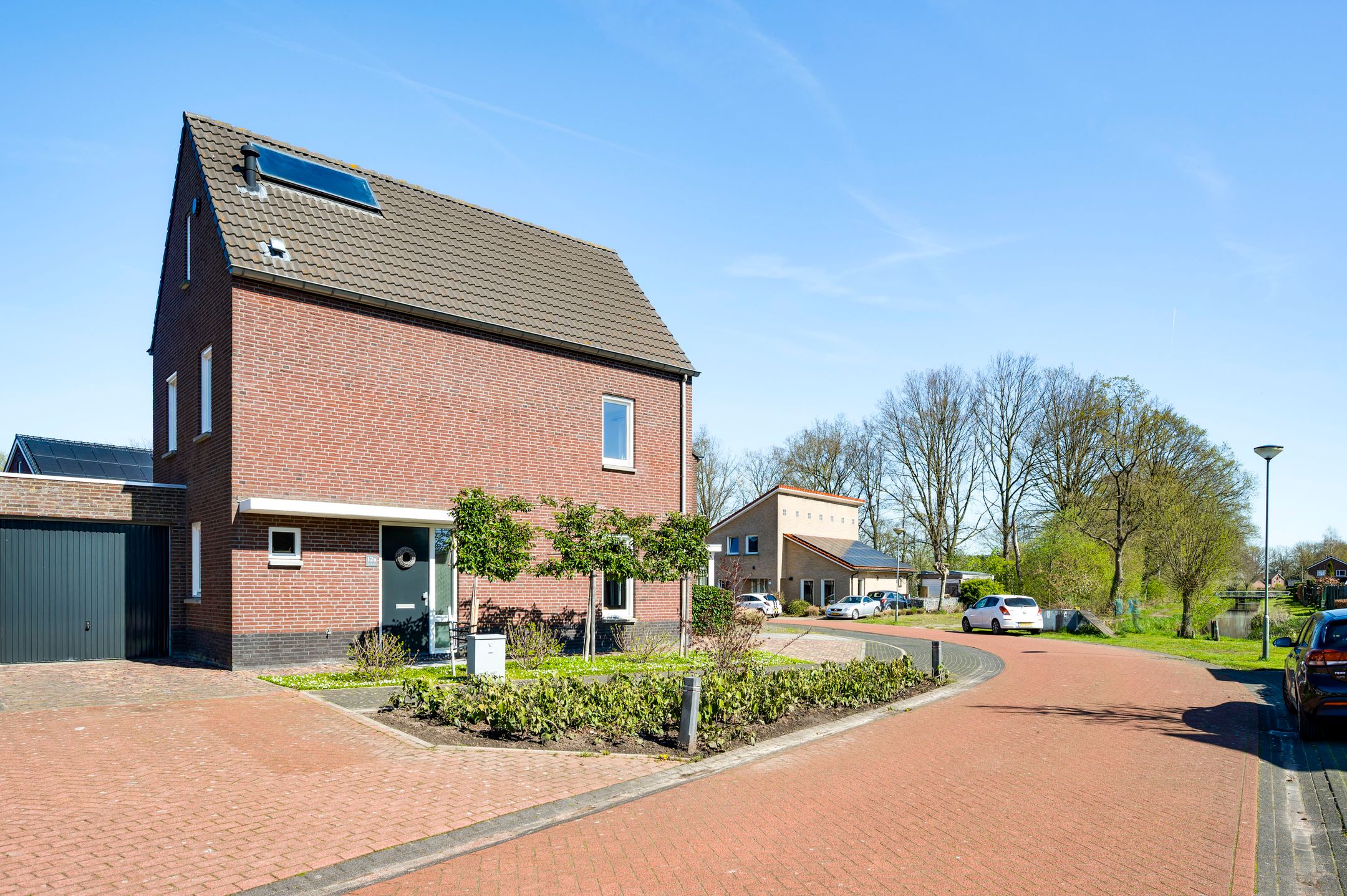 Foto 6 van Lisdodde 12-B