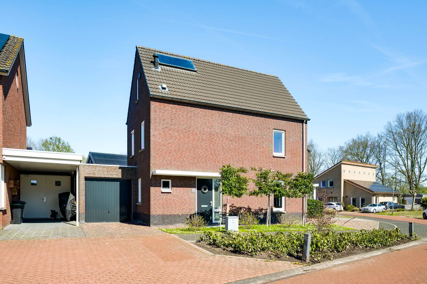 Foto 5 van Lisdodde 12-B