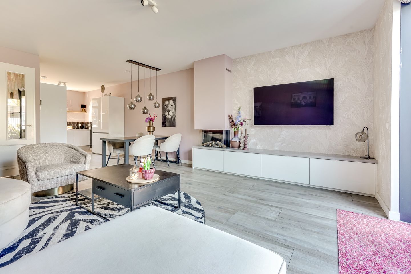 Move-in Ready Modern Corner Home in Popular Helsdingen Neighborhood — 14